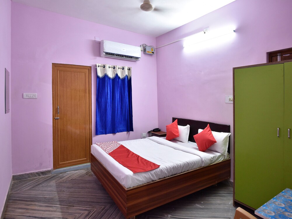 Oyo 14712 The New Garden Inn