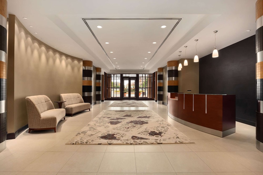 Embassy Suites by Hilton Alexandria Old Town - photo 44