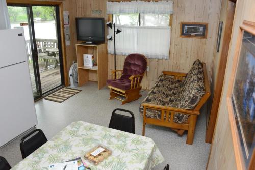 Riverside Resort - photo 7