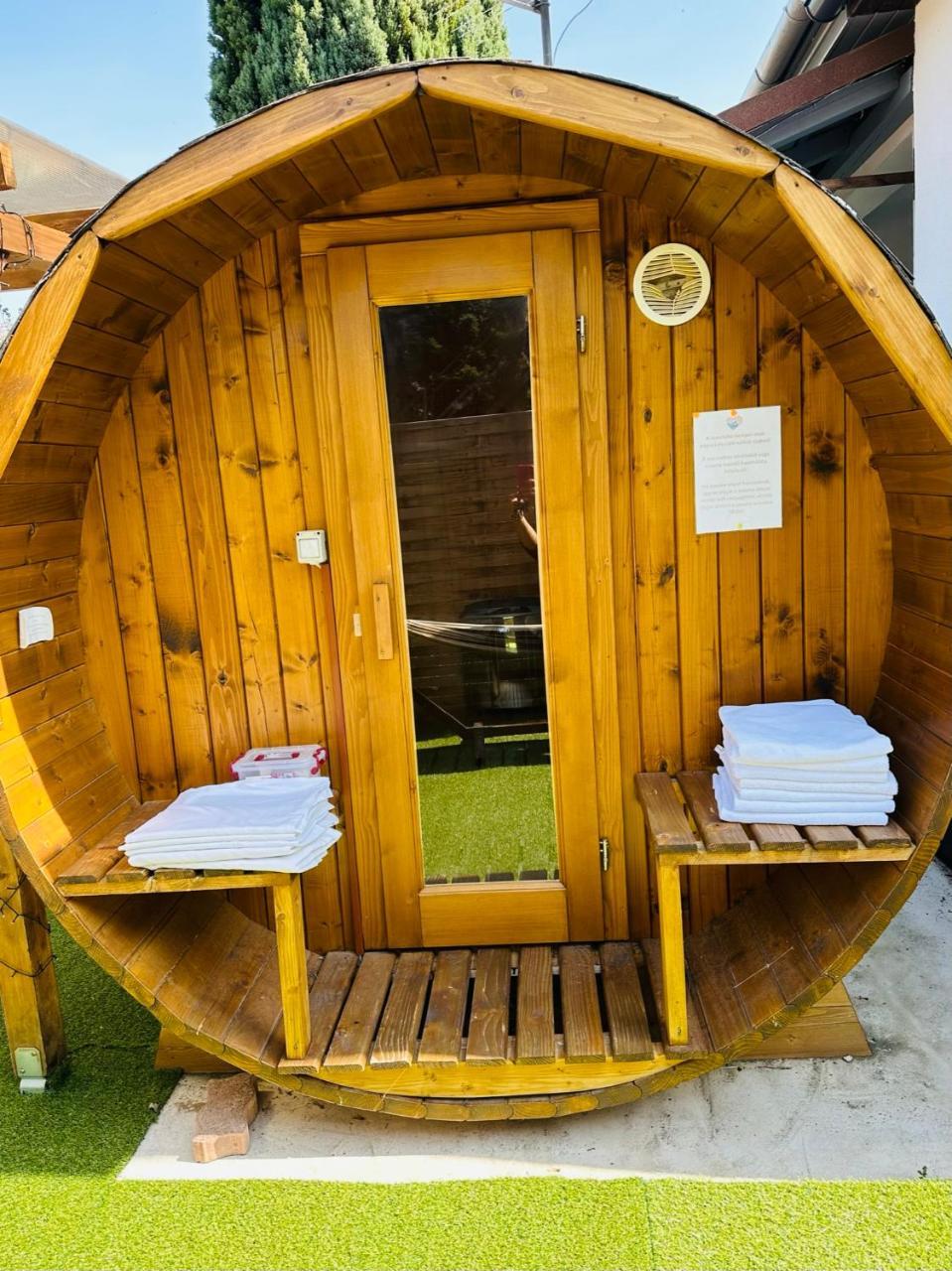 Balcsitthon Apartmanok — 4-Star Luxury Hotel in Siofok, Hungary