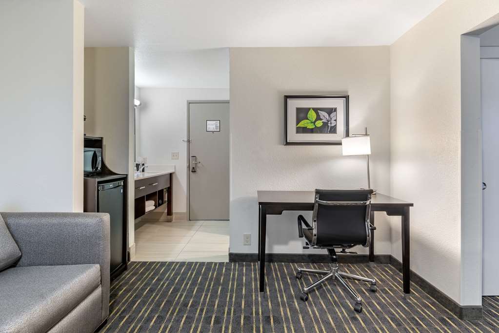 Comfort Inn & Suites Tigard near Washington Square - photo 25