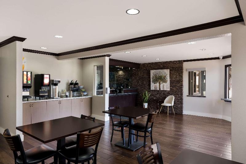 Quality Inn Elk Grove Sacramento - photo 17