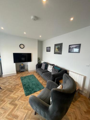 Superb 2 Bedroom Sea View Flat
