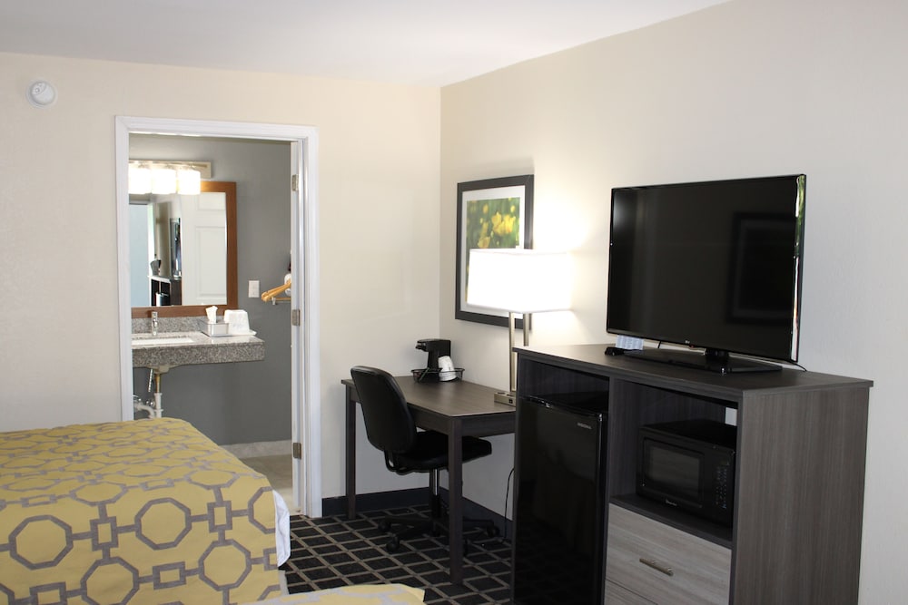 Baymont by Wyndham Morganton - photo 13
