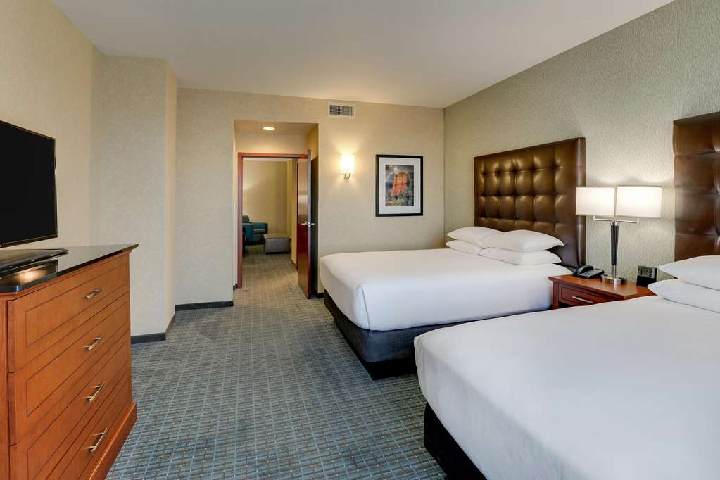 Drury Inn & Suites Phoenix Chandler Fashion Center - photo 24