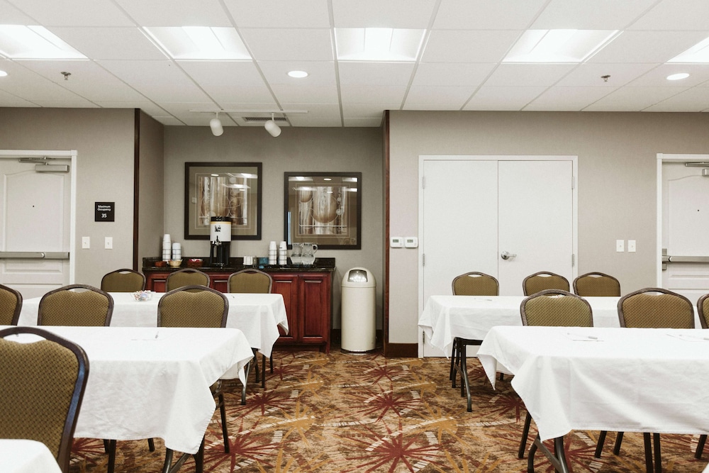 Hampton Inn Bismarck - photo 37