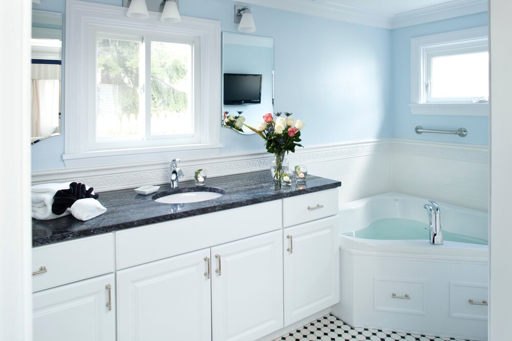 Maine Stay Inn & Cottages - photo 61