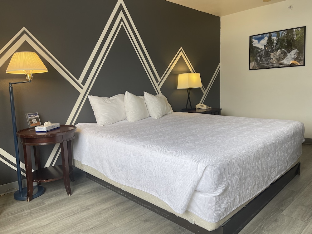 The Junction Hotel and Hostel - photo 24