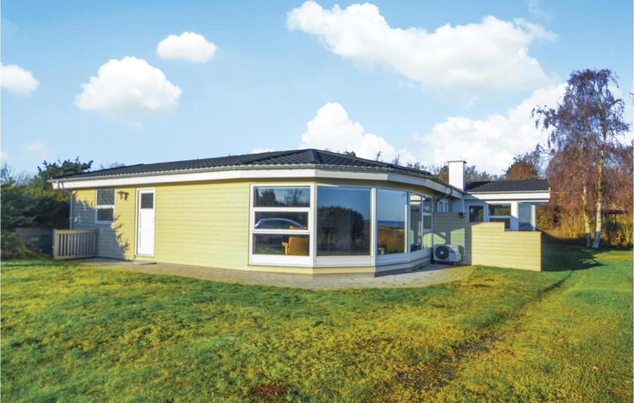 Three Bedroom Holiday Home In Orsted — 4-Star Luxury Hotel in None, Denmark