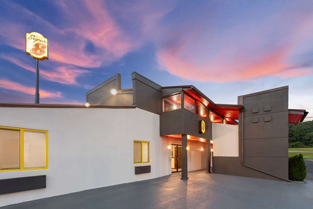 Super 8 by Wyndham Bridgeport Clarksburg Area - photo 5