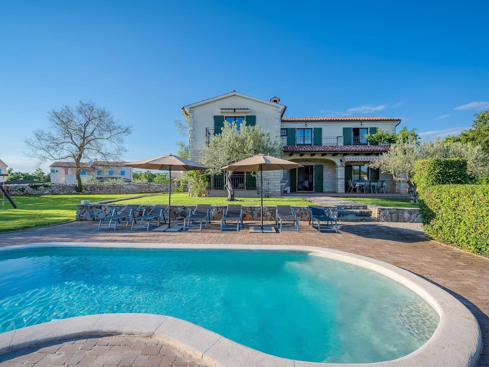 Charming Villa Luce Ribari in Istria Countryside — 4-Star Luxury Hotel in Tinjan, Croatia