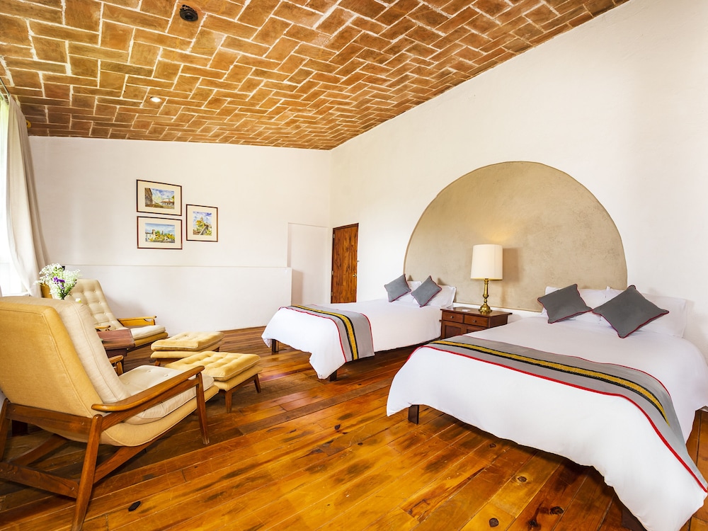 Xani Mui in Aculco De Espinoza, Mexico