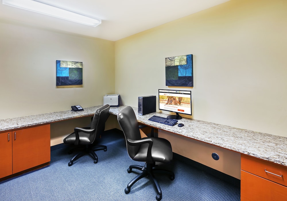 Candlewood Suites El Paso North by IHG - photo 29