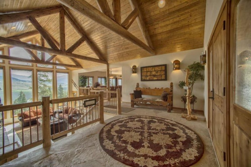 Retreat at Summerwood 5 Bedroom Apartment by Key to the Rockies — 4-Star Luxury Hotel in Dillon, United States