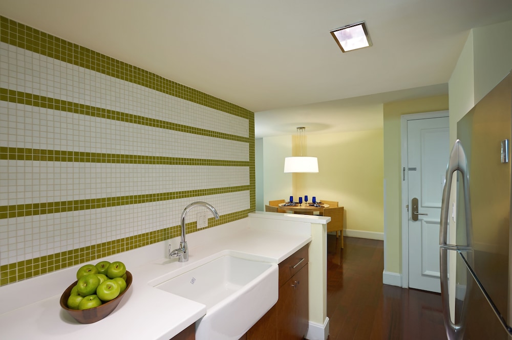 Edgewater Beach Hotel - photo 15
