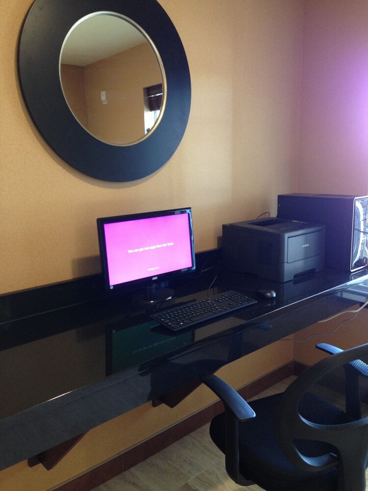 Cobblestone Hotel & Suites Pulaski Green Bay - photo 43