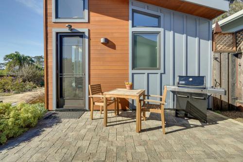 Little House By The Sea Steps To Surfers Beach 20748277 — El Granada