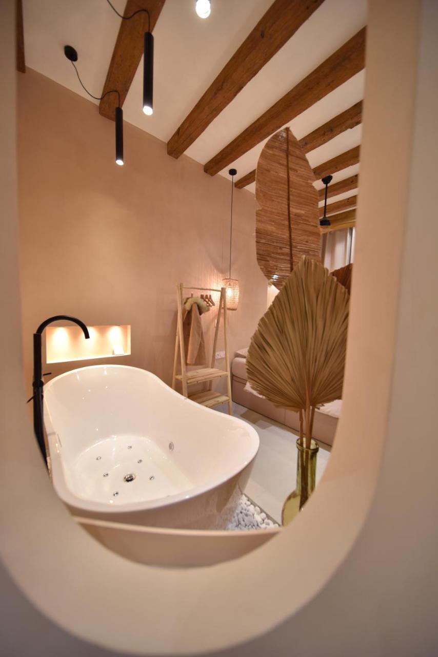 La Loge du Reveur SPA Vieux Lyon — 4-Star Luxury Hotel in Lyon, France