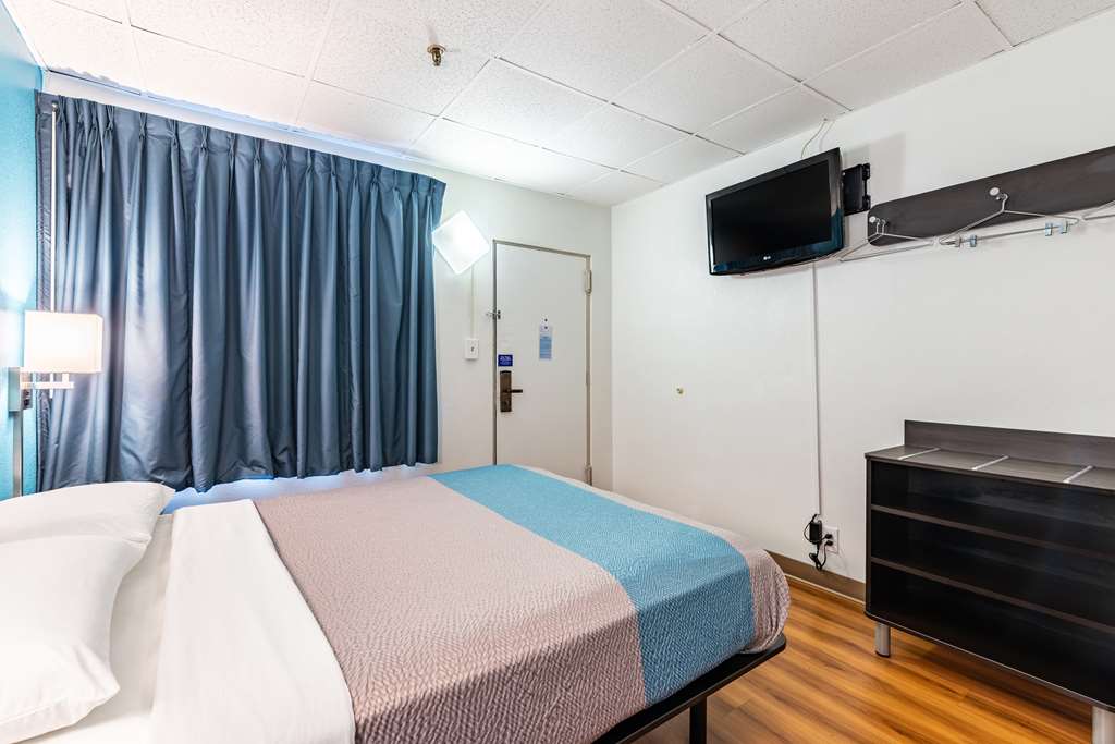 Motel 6 Elmsford NY White Plains - photo 8