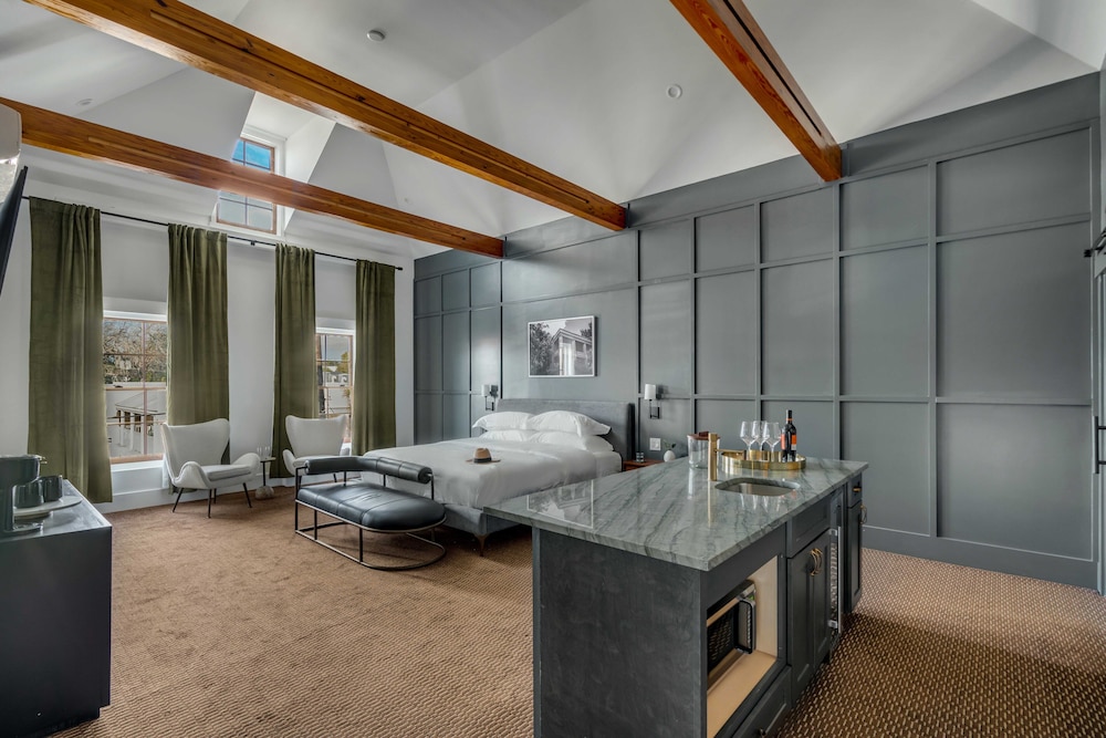 The Emerald Boutique Stays in Beaufort, United States