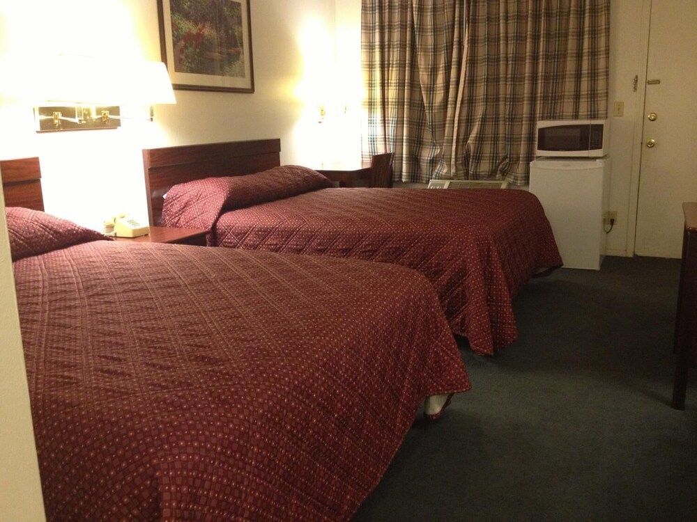Slumber Inn Of Harrisonville - photo 5