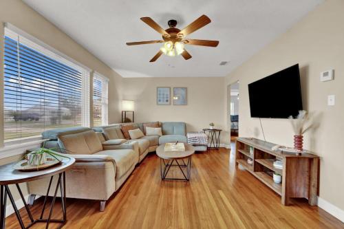Luxury Bathroom Home with Game Room 25 Mins to PCB — 4-Star Luxury Hotel in Panama, United States