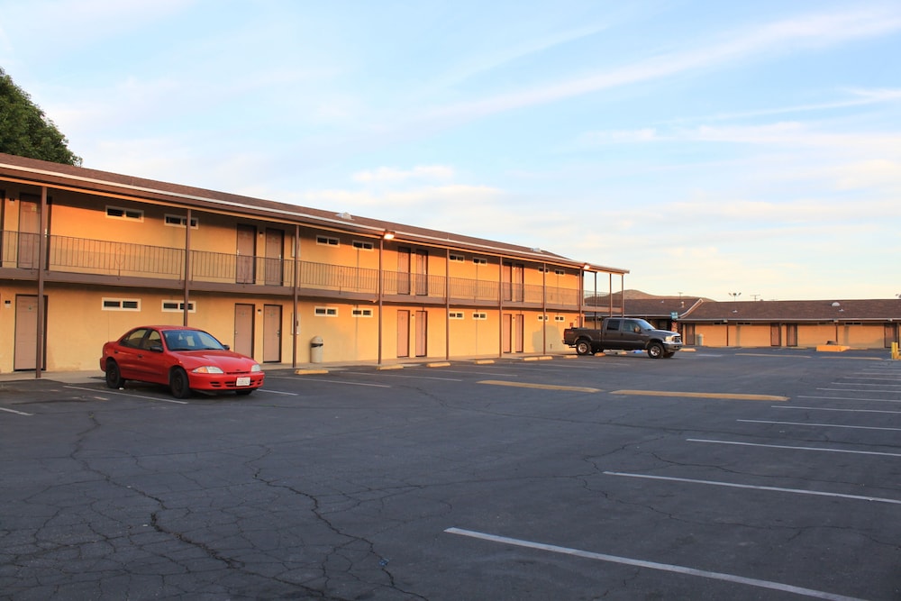 Menifee Inn - photo 16