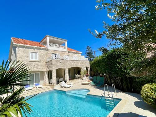 Villa Tiego — 4-Star Luxury Hotel in Medulin, Croatia