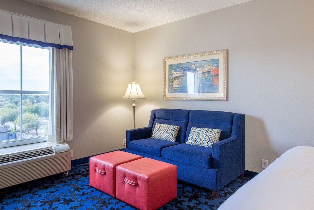 Hampton Inn & Suites Jacksonville Deerwood Park - photo 33