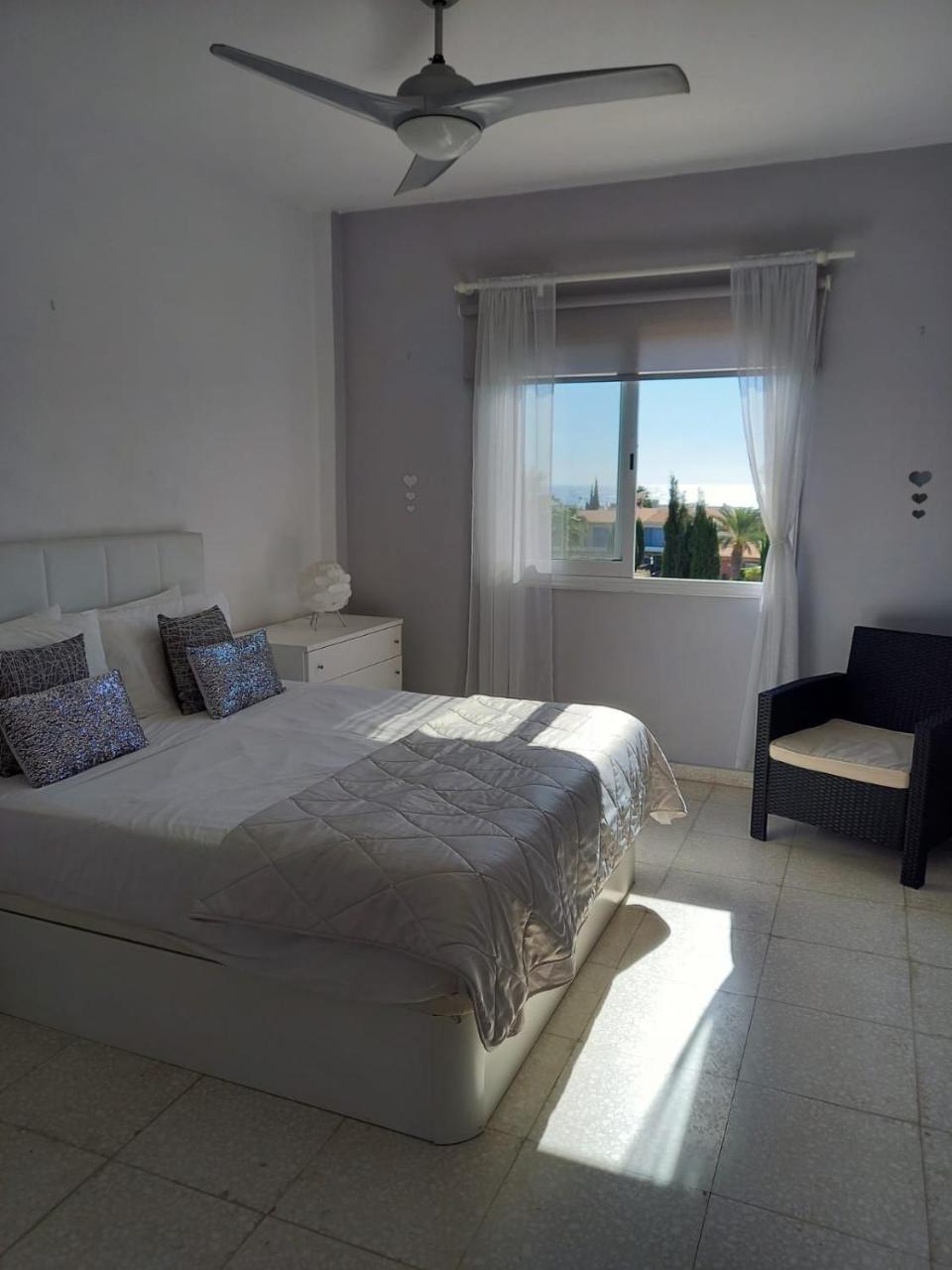 Modern Sea View apartment Regina Gardens