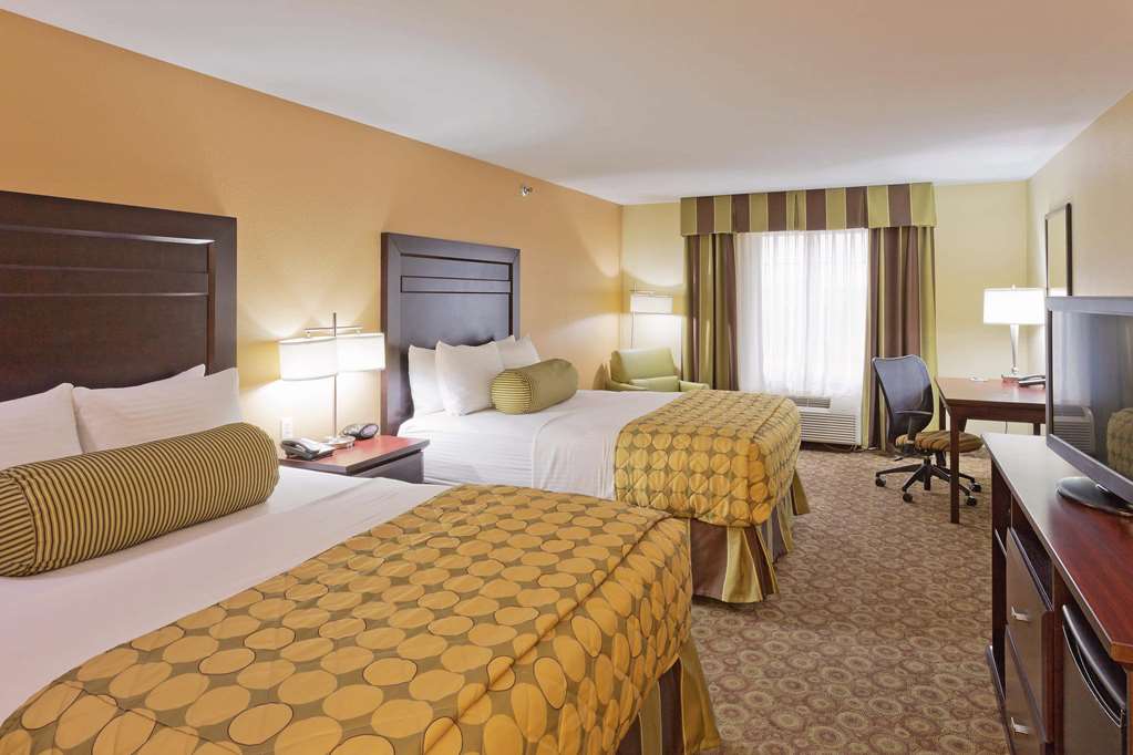 La Quinta Inn & Suites by Wyndham Minot - photo 22