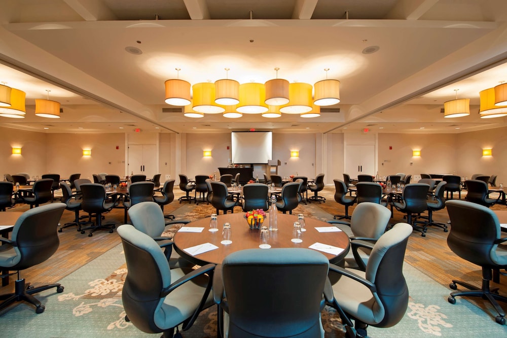 DoubleTree by Hilton Chicago North Shore Conference Center - photo 44
