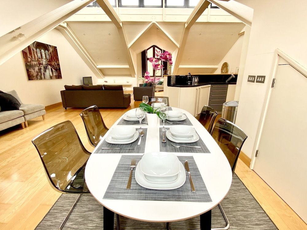 Oxford Penthouse Suite — 4-Star Luxury Hotel in Oxford, United Kingdom