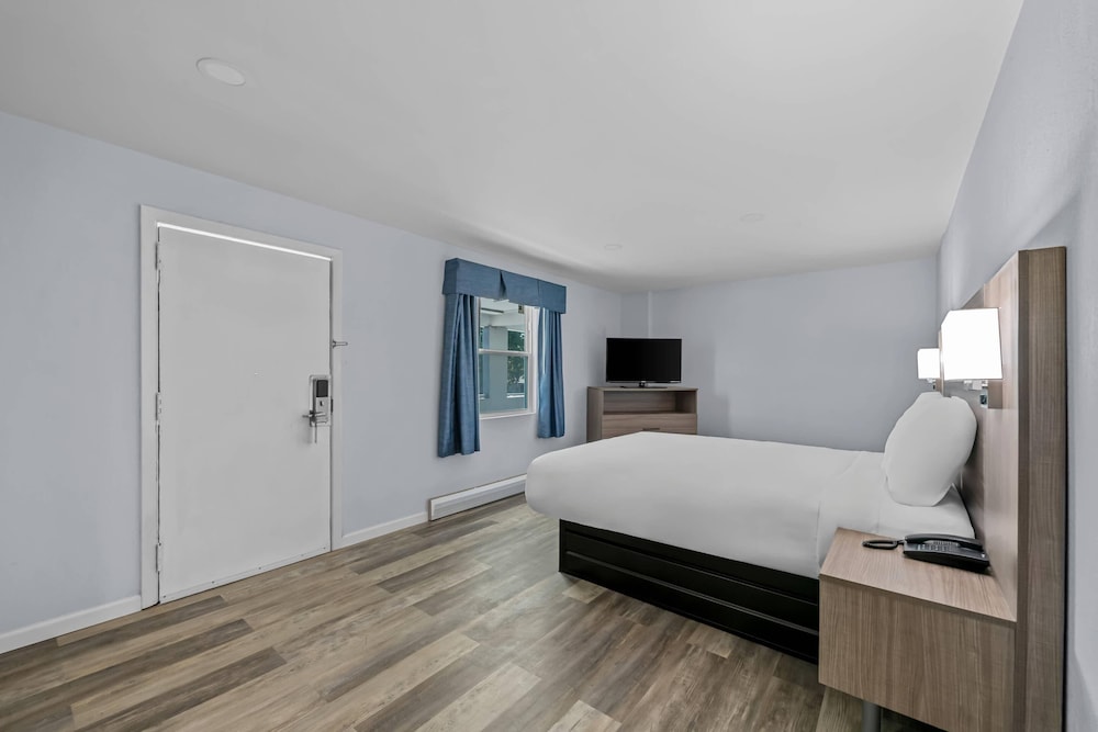 Suburban Studios Newport News Hampton - photo 32