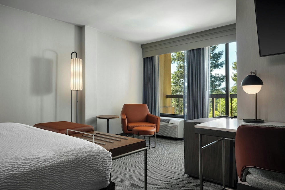 Courtyard by Marriott Santa Rosa - photo 10