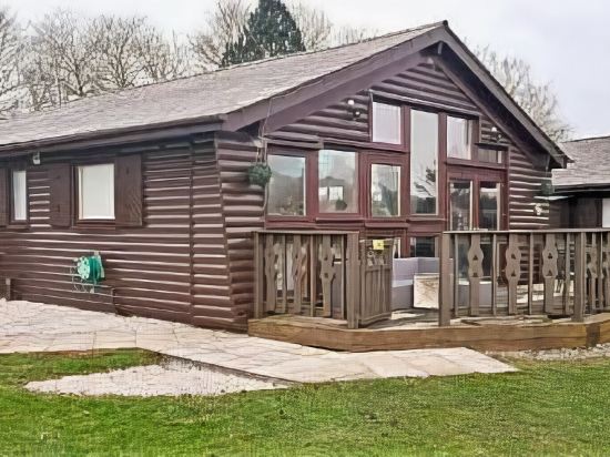 Fenna Lakeside Lodge Pine Lake Resort — Carnforth — photo 3
