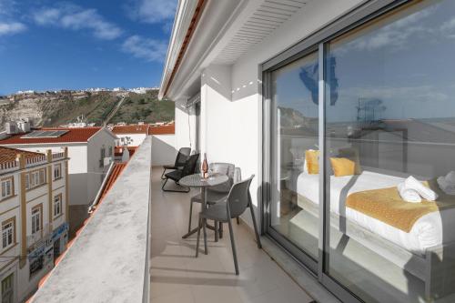 Appartement Vue Sur La Mer — 4-Star Luxury Hotel in Nazare, Portugal