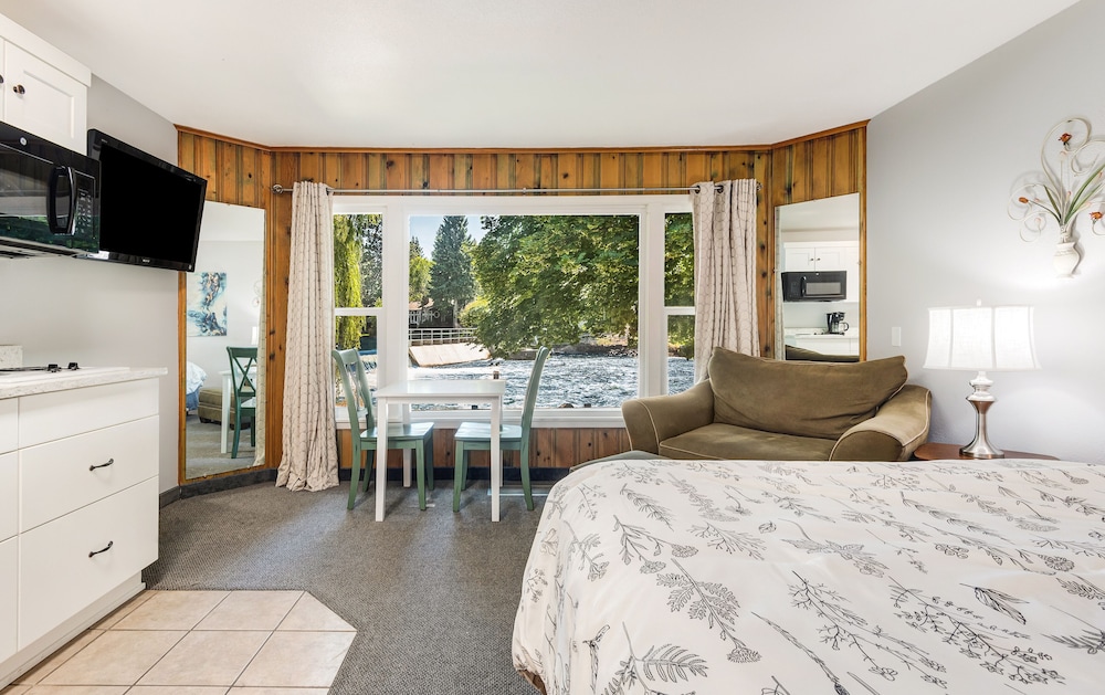 Bend Riverside Inn & Suites - photo 127