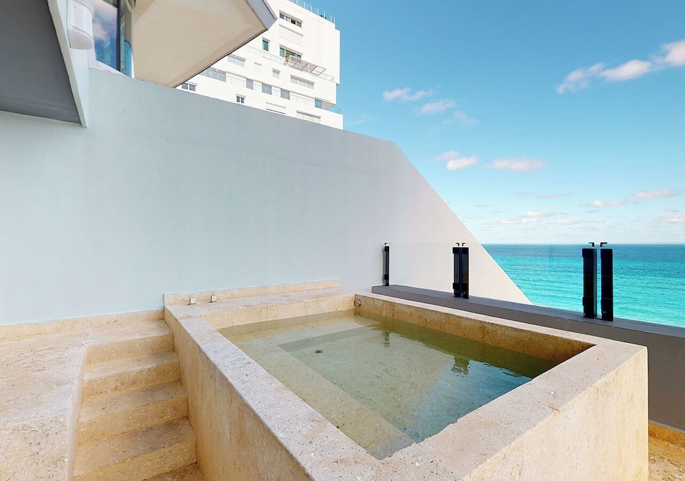 Park Royal Beach Cancun All Inclusive