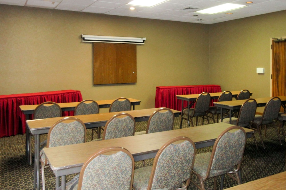 Quality Inn & Suites Albuquerque Midtown University Area - photo 28