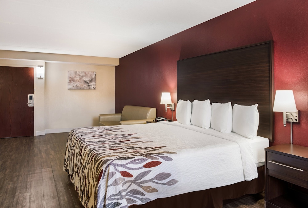 Red Roof Inn Tupelo - photo 10