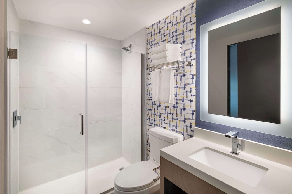 DoubleTree by Hilton Long Island City NY - photo 22