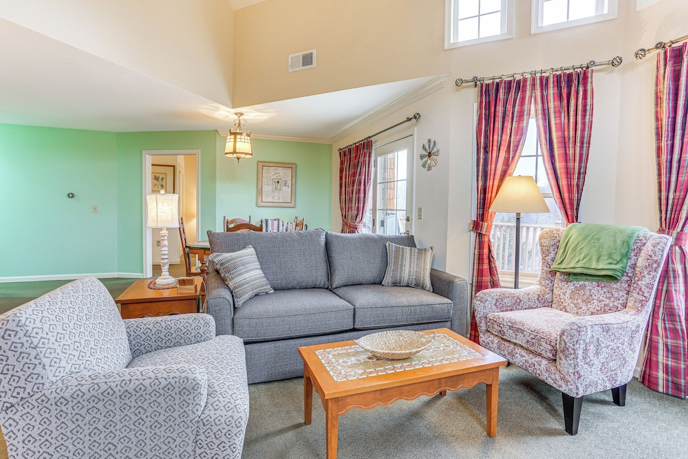 Spacious Condo w View 1 Mi to Mtn Creek Resort — Vernon — photo 5