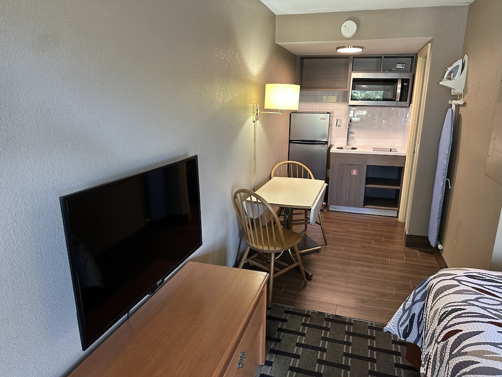 Red Roof Inn & Suites Marysville - photo 14