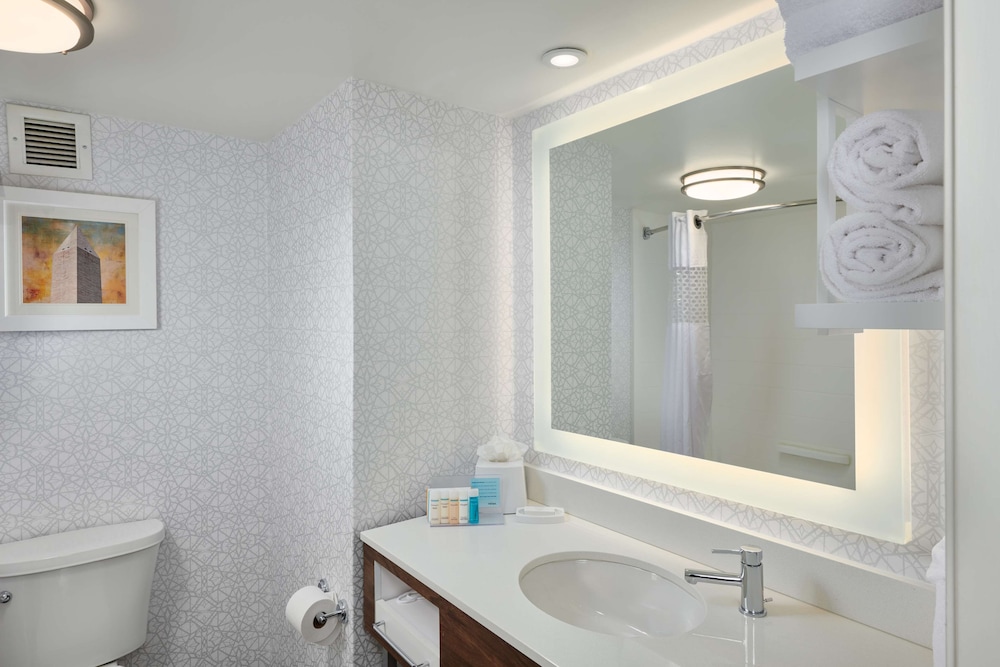 Hampton Inn Fairfax City - photo 29