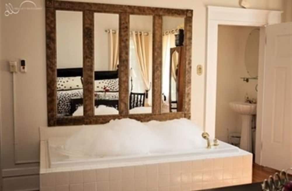 Michael's Mansion - photo 8