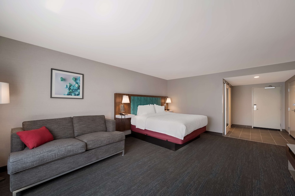 Hampton Inn Detroit Southfield - photo 27