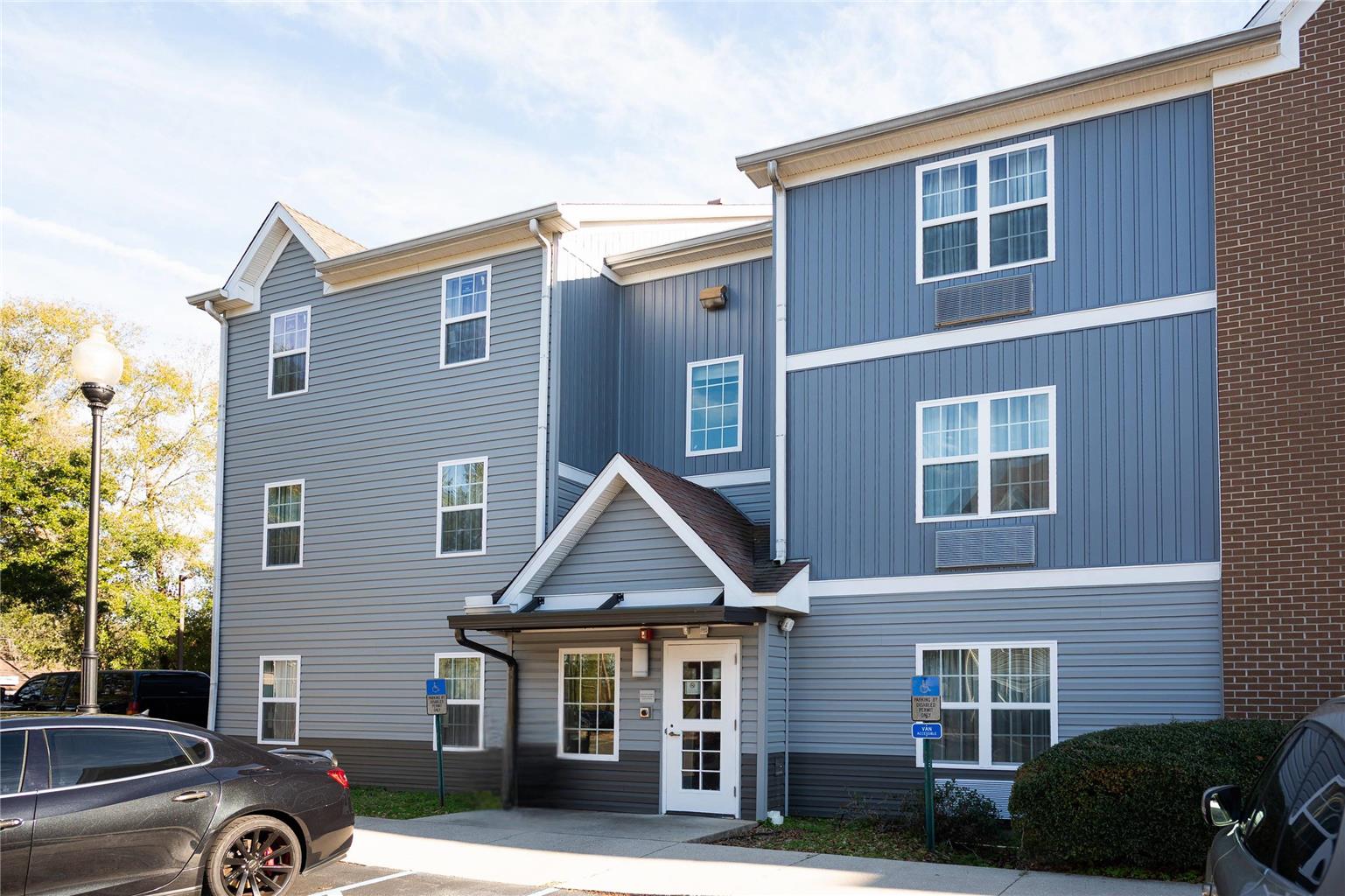 Alluxsuites at 1876 an Ascend Collection Hotel - photo 8