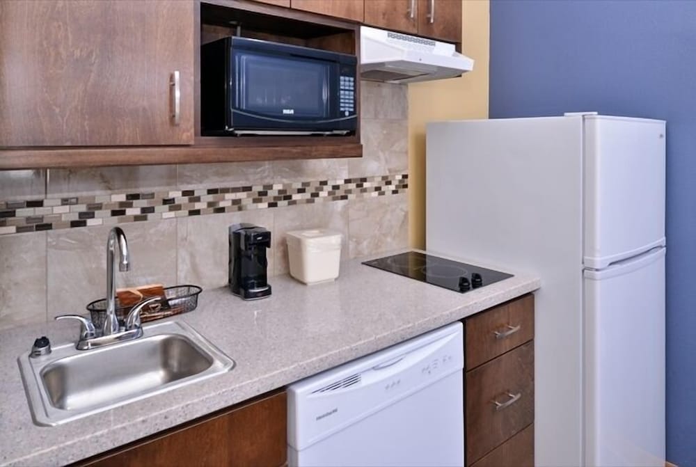 La Bonita Inn & Suites - photo 19