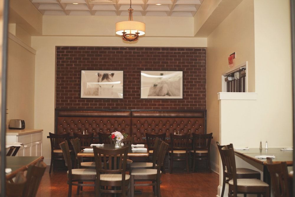 Sheridan Livery Inn & Restaurant - photo 29